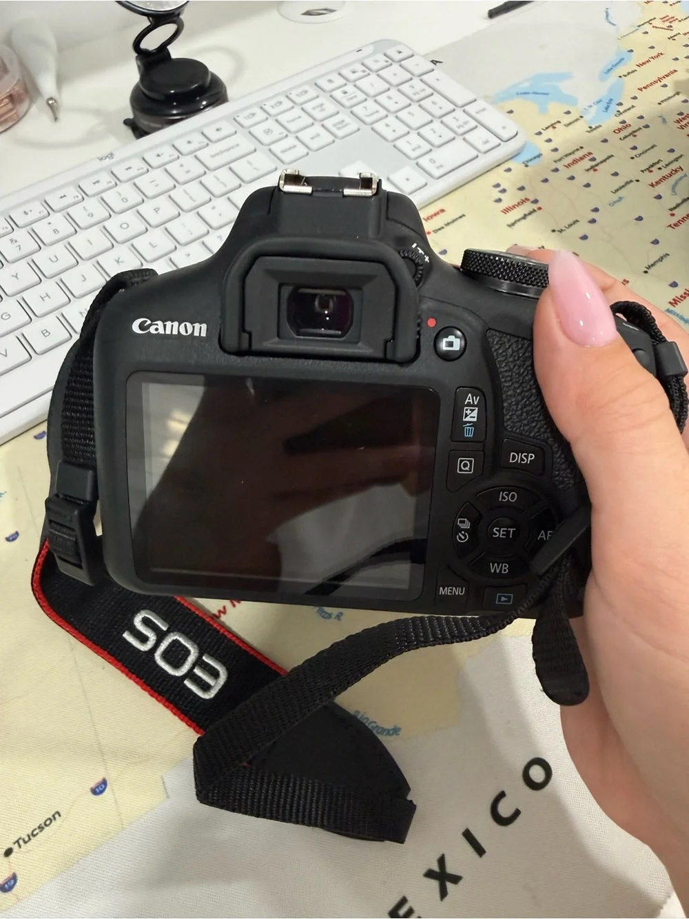 Canon EOS Rebel T7 Camera